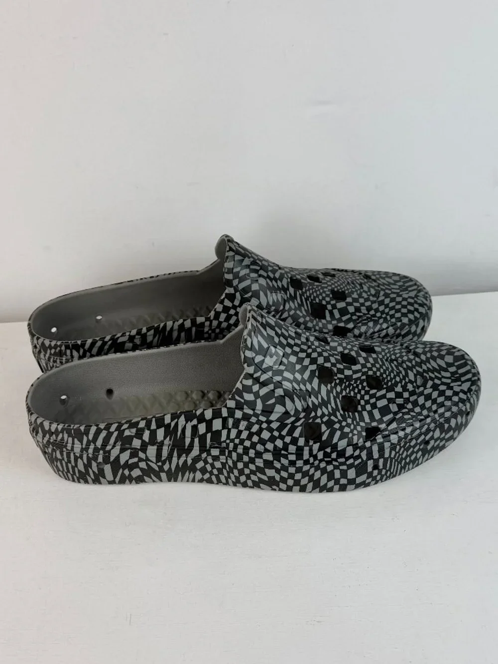 Men's 11 Women's 12.5 - Vans Slip-On Mule TRK Surf Essentials - Black